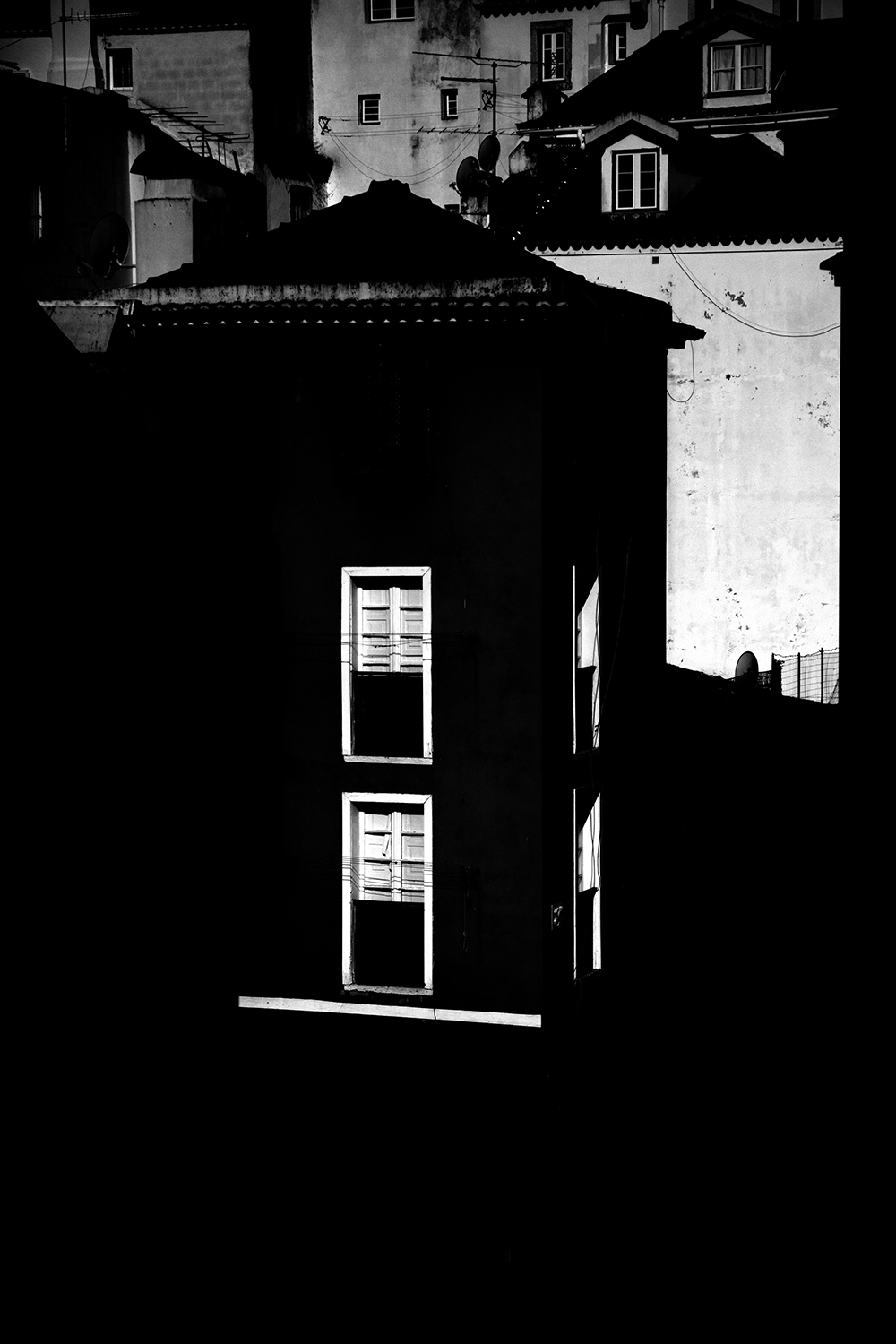noir brut architecture