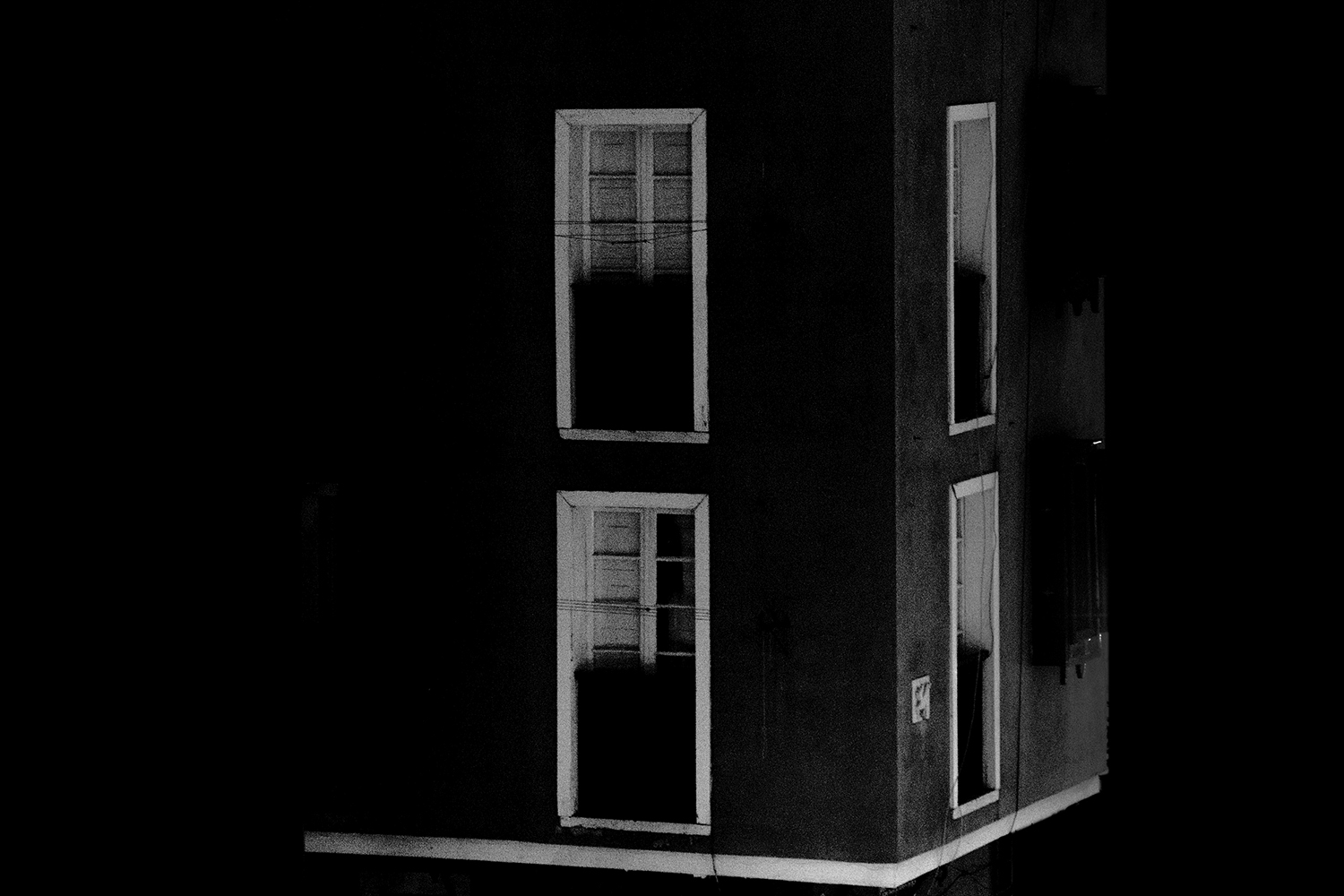 noir brut architecture